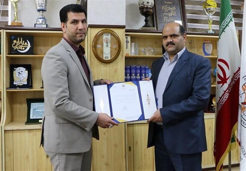 عزتی سرپرست دبیری فدراسیون هندبال شد