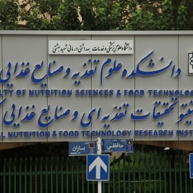 مردم باید خواندن لیبل بر روی مواد غذایی را یاد بگیرند