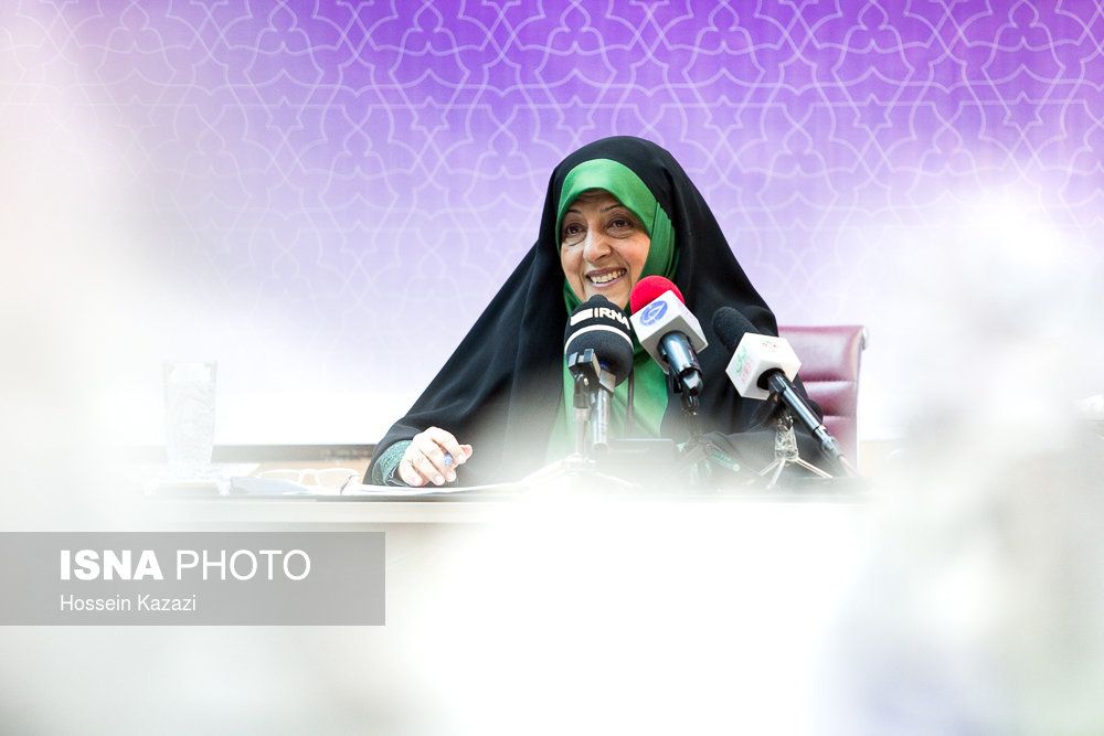 با ویروس ها می جنگند این خبرنگاران تلاشگر
