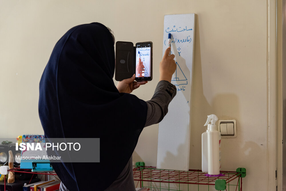 تهیه «تبلت» مددجویان مدرسه ای بهزیستی از سوی بنیاد مستضعفان