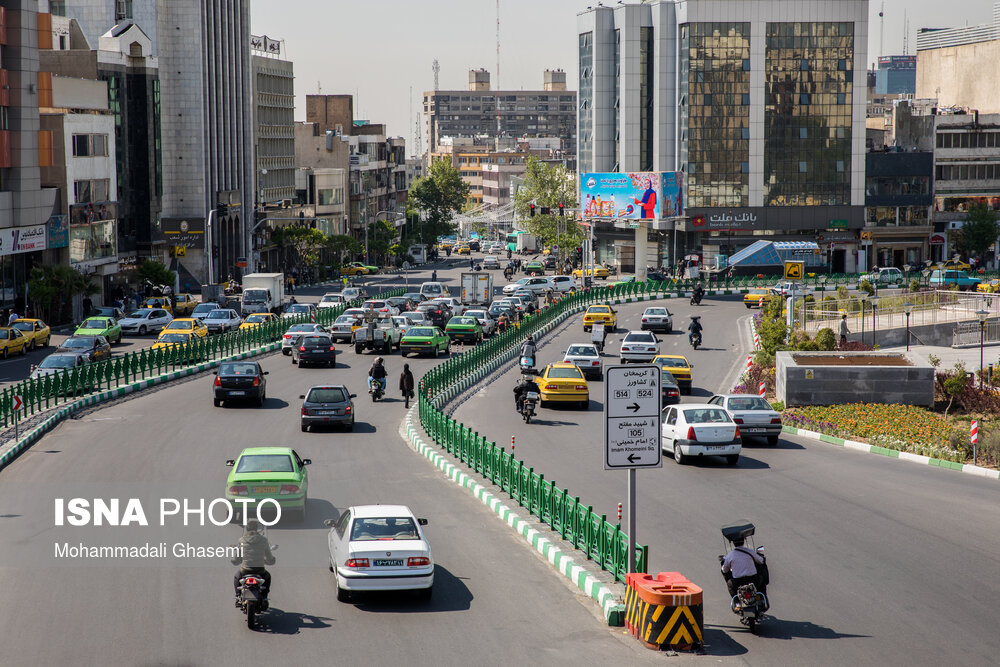 دو رخداد غیرمنتظره در ترافیک پایتخت، آبگرفتگی در مولوی و نشت گازوئیل در آزادگان