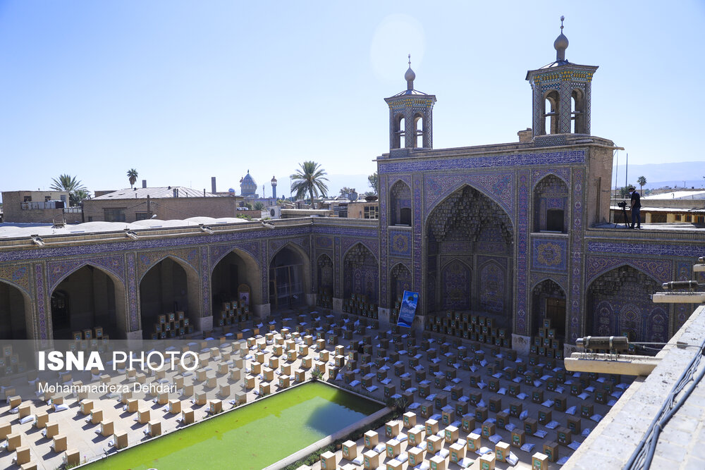 توزیع بسته های معیشتی در  مسجد نصیرالملک