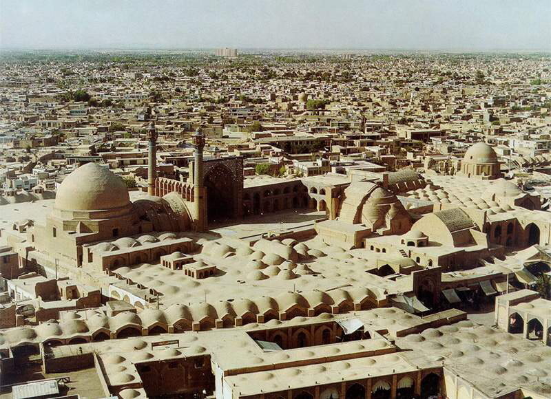 تفاوت بین معماری آرامگاهی با امامزاده‌ها