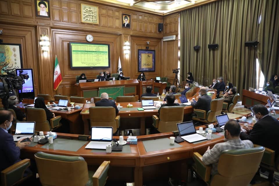 از حواشی جلسه شبانه برخی اعضاء تا خلوت کردن شهرداری برای مدیران بعدی