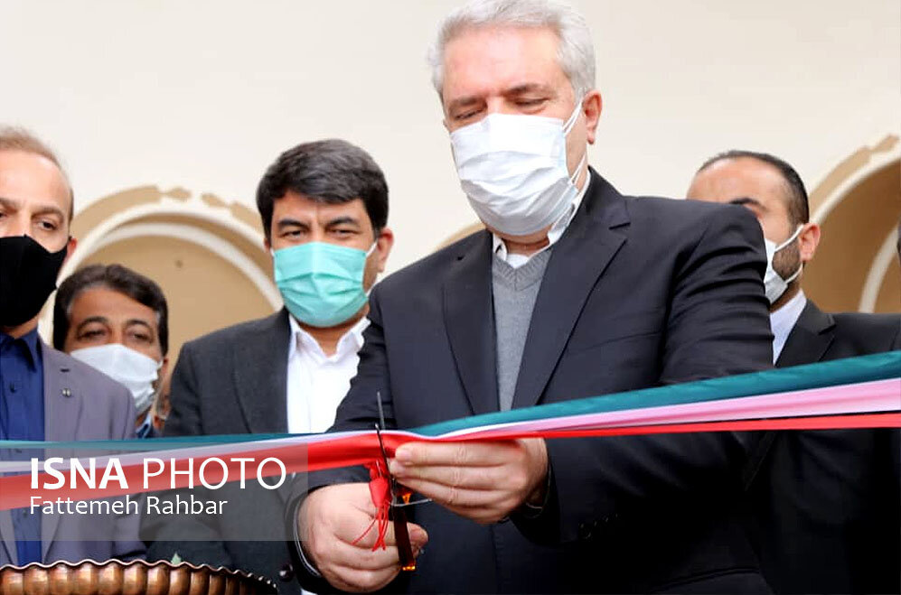افتتاح یک اقامتگاه سنتی در مهریز با حضور وزیر گردشگری