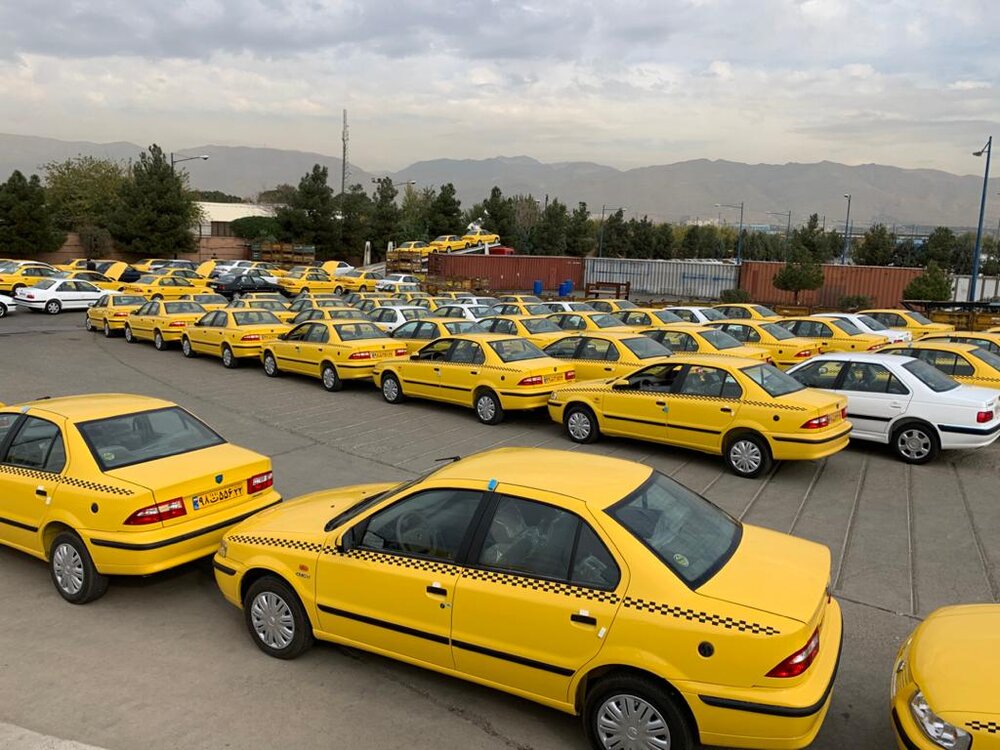 رونمایی از سامانه۱۸۰۰ تاکسیرانی