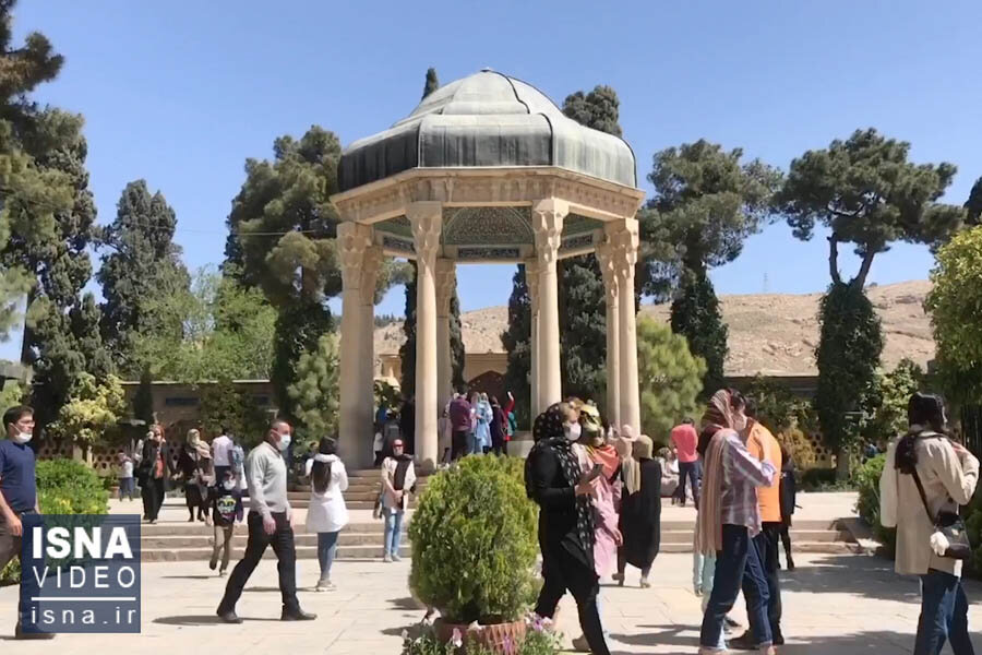 ویدئو / حافظیه در نخستین روز بهار ١۴٠٠