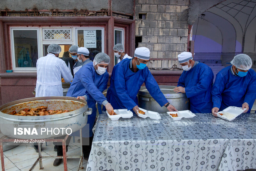 پخت و توزیع افطاری ساده و غذای گرم در ماه رمضان پخت و توزیع افطاری ساده و غذای گرم در ماه رمضان