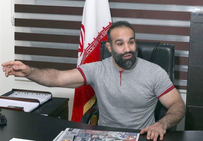 پیکر قهرمان جهان به خاک سپرده شد