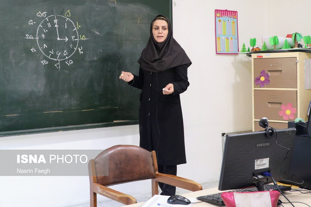 ثبت نام نقل وانتقال فرهنگیان از این ماه/ پبشنهاد احتساب سوابق معلمان غیردولتی در آزمون استخدامی