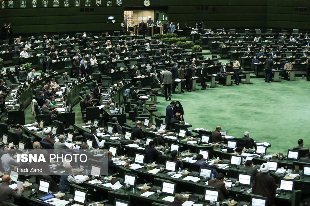 جلسه غیرعلنی مجلس برای بررسی روند رسیدگی به صلاحیت‌ نامزدهای انتخابات شوراها