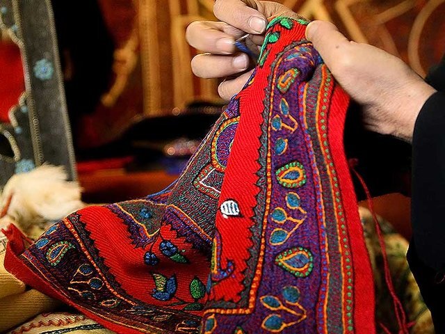 تمدید مهلت ارسال آثار سومین نمایشگاه ملی مد، لباس و صنایع دستی 
