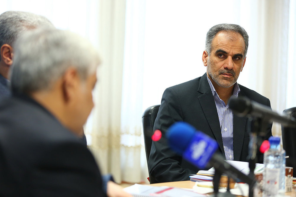 پیش بینی استمرار خدمت حدود ۵۰ هزار فرهنگی واجد شرایط بازنشستگی/افزایش دریافتی نیروهای خدماتی
