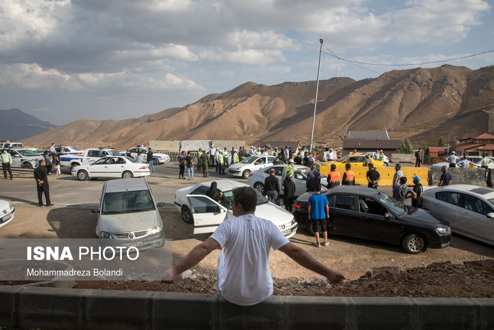 مسدودسازی ورودی جاده هراز پس از آغاز منع تردد