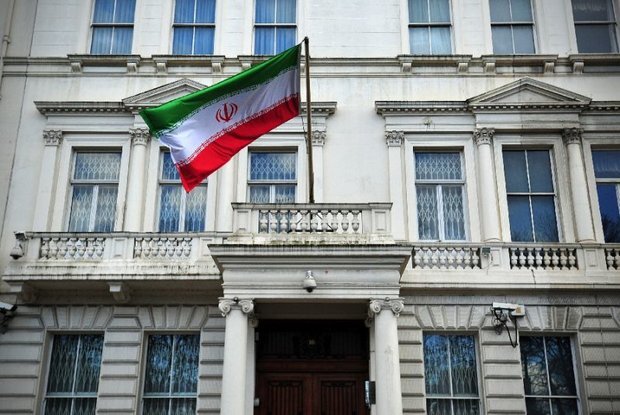 هیچ طوفانی نمی‌تواند برگی از درخت تناور ایران را تکان دهد