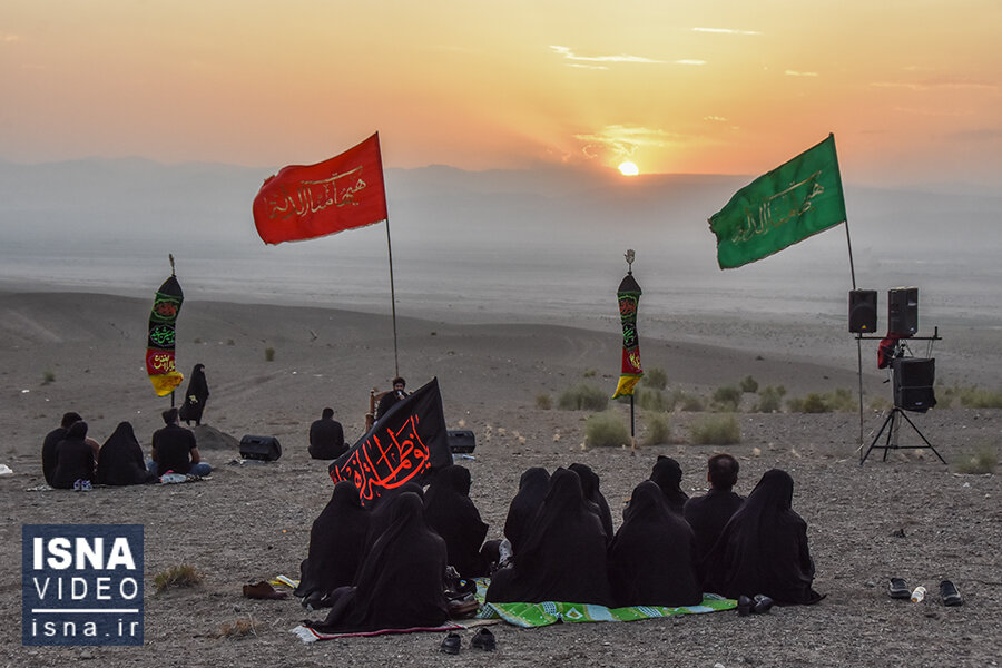 ویدئو / عزاداری سمنانی‌ها در «حسینیه صحرایی» کویر خوریان