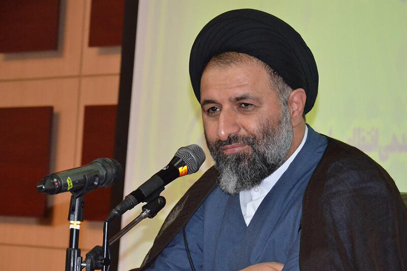 نیروی انتظامی در خط مقدم دفاع از ارزش های اسلامی است