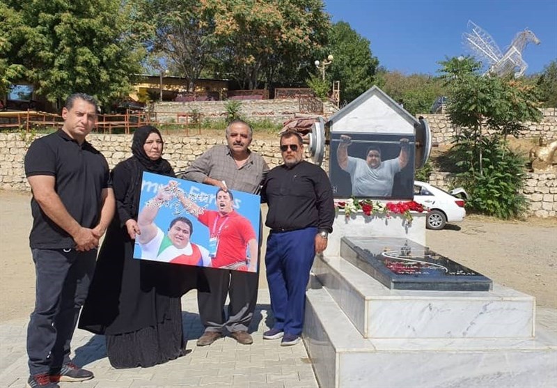 پخش زنده| گفت‌وگو با مربی و پدر سیامند رحمان به بهانه رقابت دسته سنگین‌وزن پارالمپیک
