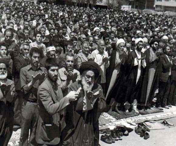 حمله تروریست ها به محراب