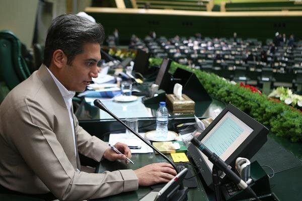 فتحی: تمرکز بر روی افزایش ظرفیت روزانه واکسیناسیون بیشتر شود