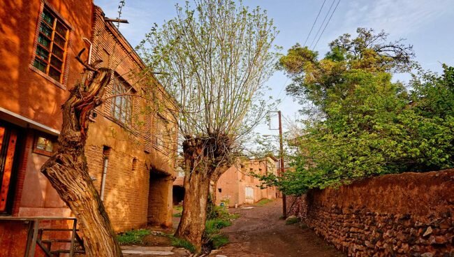 با ۹ شهر و روستای رنگی جهان آشنا شوید