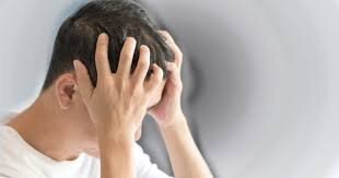 عارضه ای که با درد و حساسیت مزمن همراه است