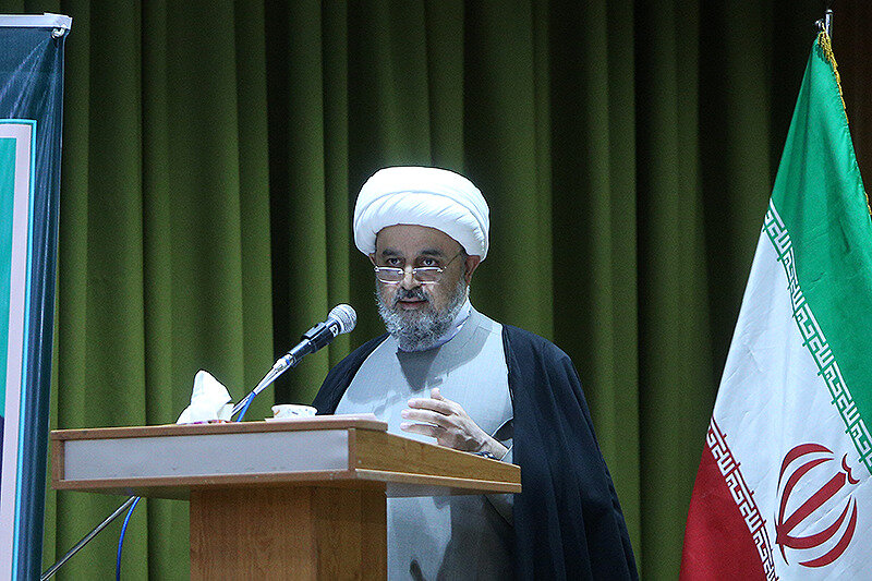 خط مشی ائمه اطهار (ع) برادری و اخوت با اهل سنت بوده است