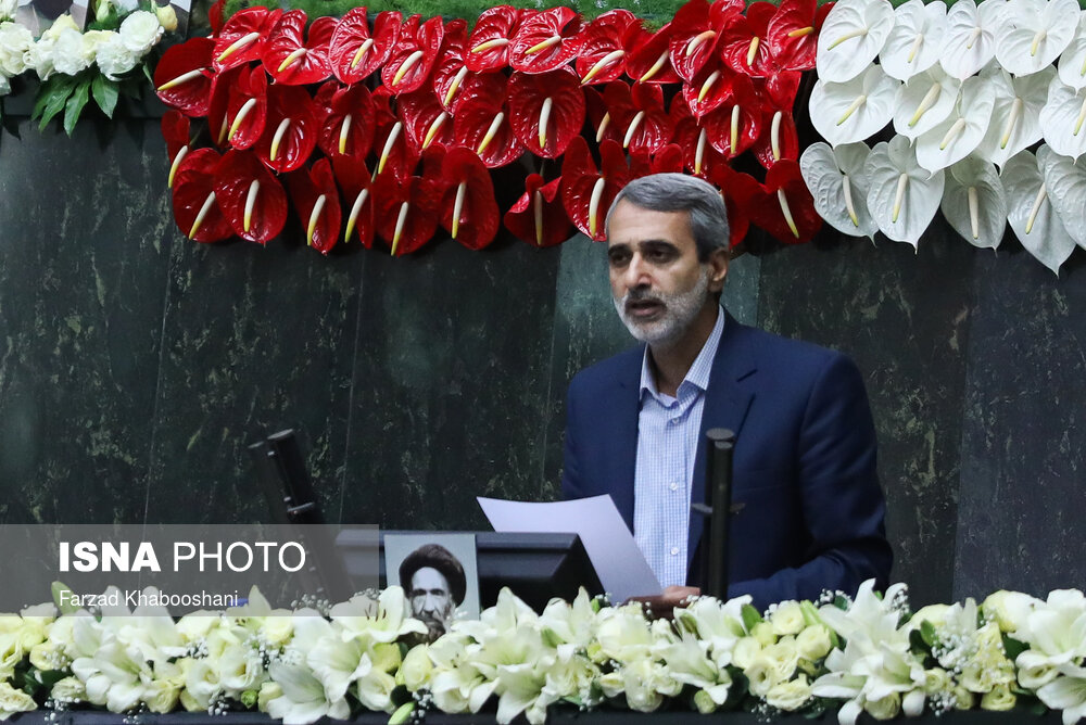 نماینده اصفهان: خبرنگاران کشور از خبرنگار افشاگر حمایت کنند
