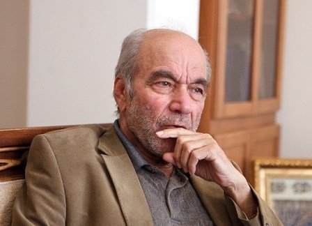 اینکه چرا کشور و مردمی با سابقه علم و فرهنگ، از تاریخ درس نمی‌آموزند “درد” است
