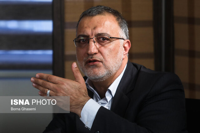 بازدید شبانه شهردار تهران از بخش پسماند و ایستگاه‌های برف روبی