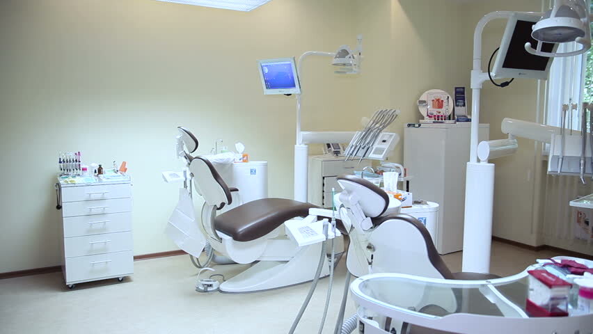 تولید تجهیزات دندانپزشکی و دندانسازی در یک شرکت دانش بنیان