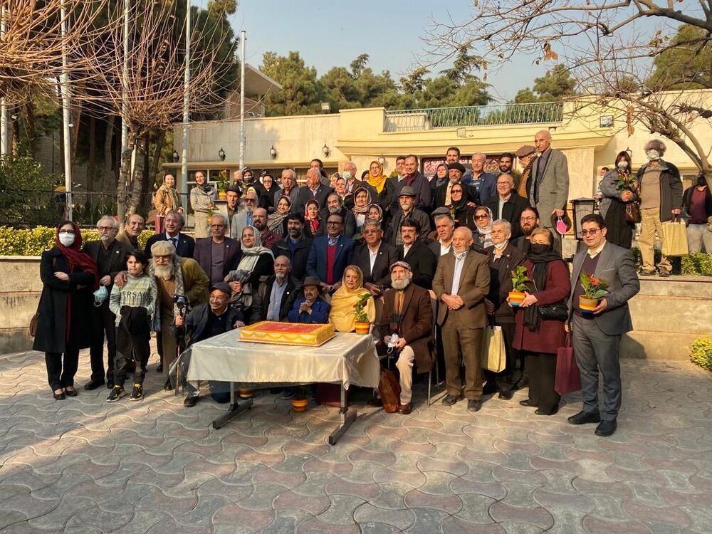 جشن تولد هنرمندان آذر ماهی در باغ زیبا