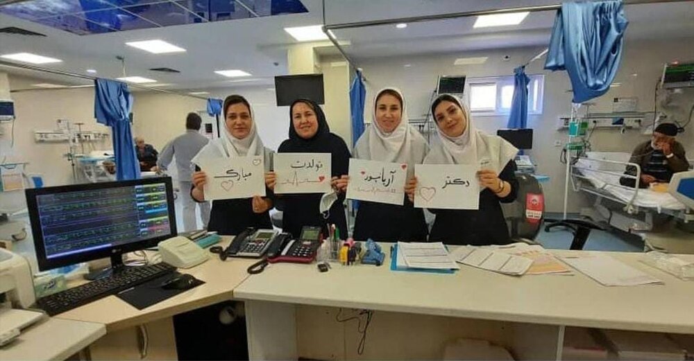 تبریک متفاوت تولد نماینده مجلس توسط پرستاران/ آریان پور: بهترین تبریک تولد عمرم بود