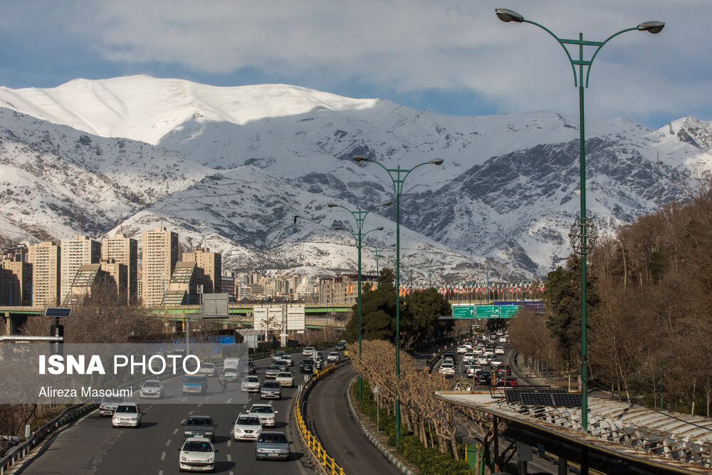 هوای «قابل قبول» تهران در ۲۲ بهمن