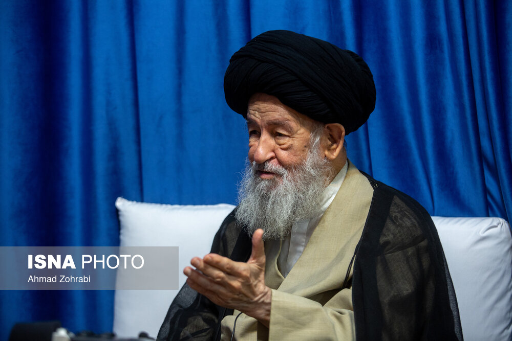 وزیر بهداشت: وضعیت عمومی آیت الله علوی گرگانی مساعد نیست