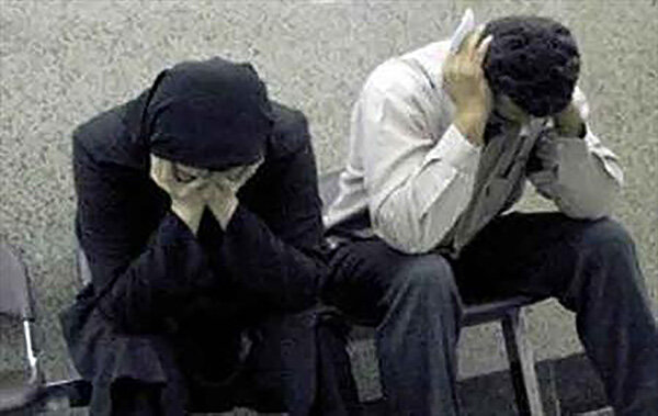 درخواست طلاق ۶ ماه پس از ازدواج | مرد جوان: دوستانم همسرم را مسخره می‌کنند!