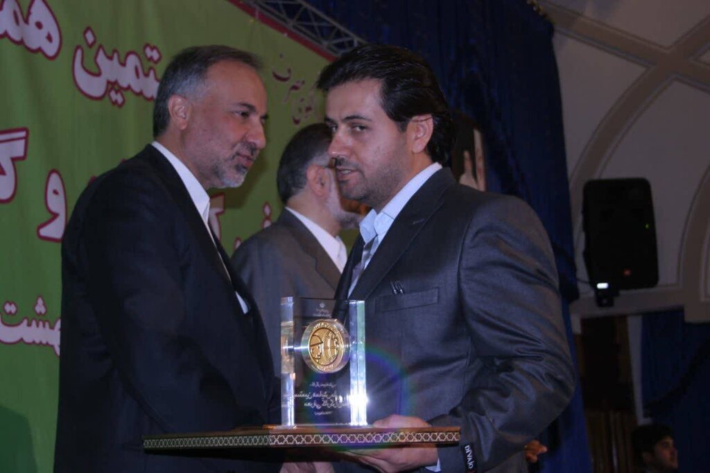 قهرمان محله | صرفه اقتصادی ۳۶۰میلیون‌دلاری با اختراع جوان‌ تهرانی | دستگاه جلوگیری از تبخیر بنزین؛ برای اولین‌بار در جهان | ایران بهشت من است