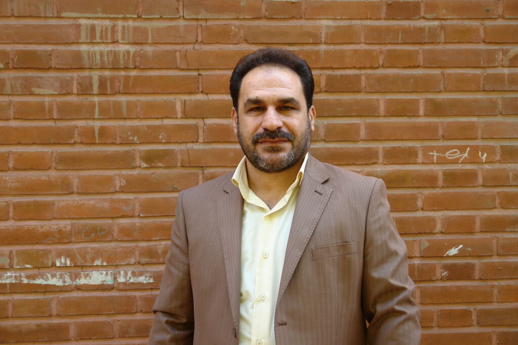 قهرمان‌محله | مجری طرح «نان با عطر مهربانی» در جنوب تهران | سهمیه نان نیازمندان آماده است | کسب عنوان «نانوای برتر» استان تهران در جشنواره ملی ‌نان
