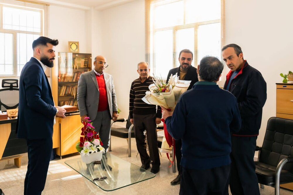 عکس | یک تولد عجیب در زندان | بهترین تولد عمرم بود