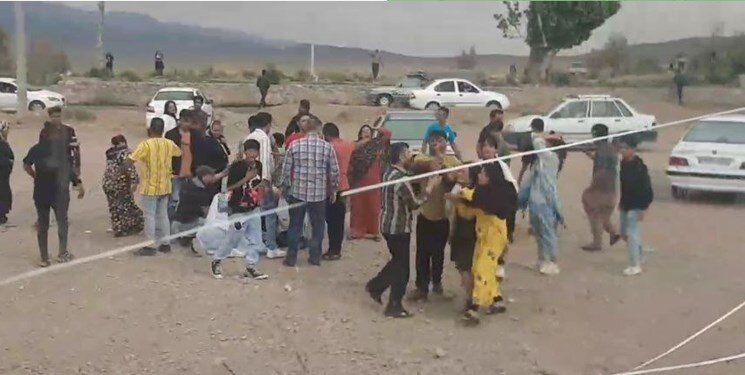 عکس | نزاع دسته جمعی در کرمان یک فوتی به جای گذاشت | یک زن ۶۰ ساله ایست قلبی کرد