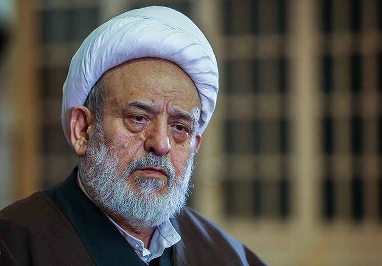 شیخ حسین انصاریان: دشمن می‌خواهد همه زنان شیعه را نیمه‌ عریان به خیابان و ادارات بریزد
