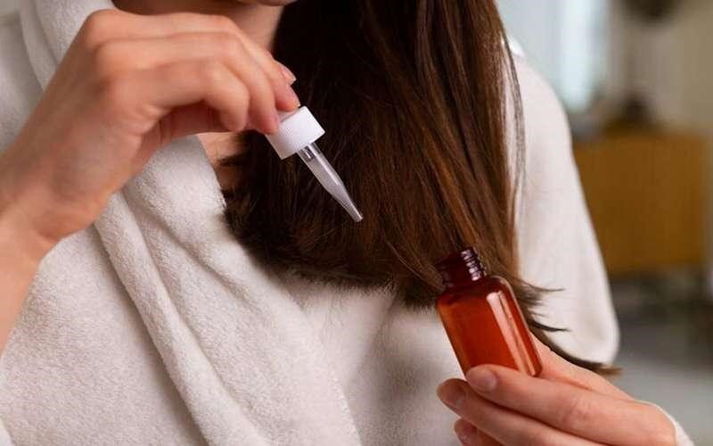 ۵ روغن طبیعی که موهای شما را نجات می‌دهند