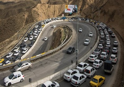 ترافیک سنگین در چالوس و هراز/گردوخاک در جاده‌های 3 استان