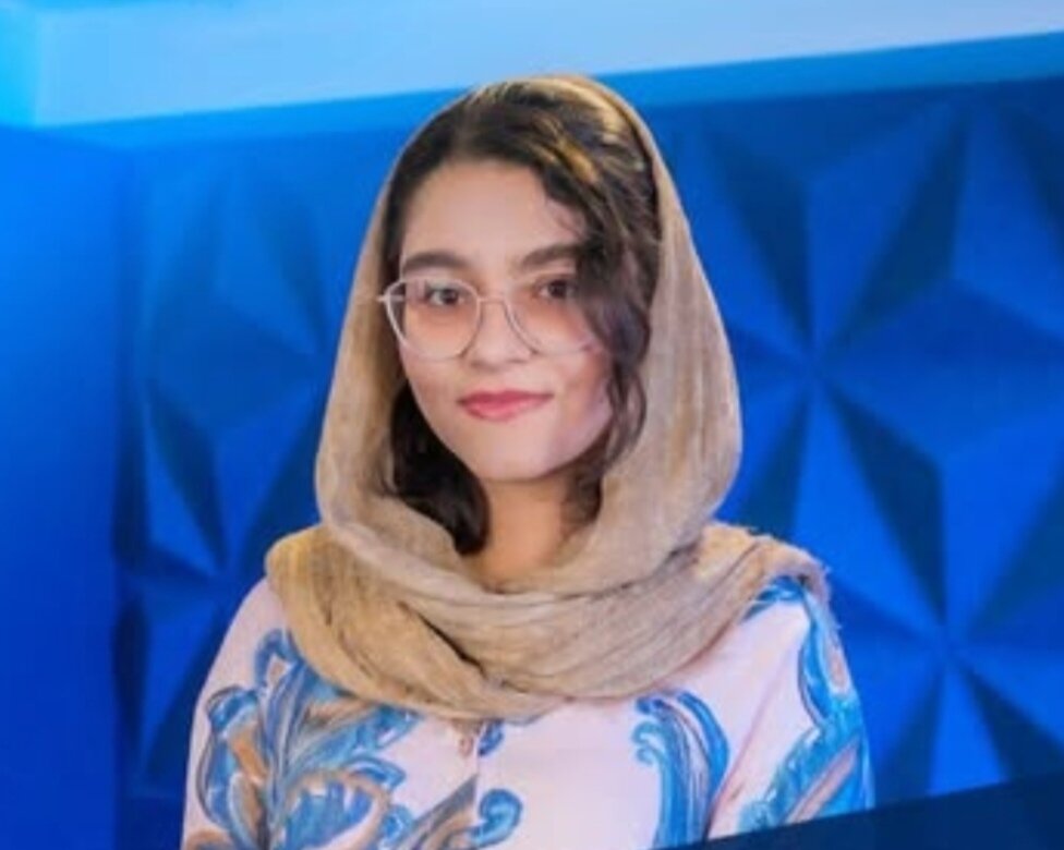پیشنهاد ۳۰۰ میلیون تومانی به آترینا فرهمند رتبه اول کنکور علوم تجربی | حاضر نیستم به دانشگاه‌های تهران بروم | من هم ابتدا وسوسه شدم اما…