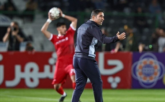 پرسپولیس و هاشمیان سلطان تساوی در لیگ برتر | این تیم بردن بلد نیست | پرسپولیس به هاشمیان فرصت می‌دهد؟