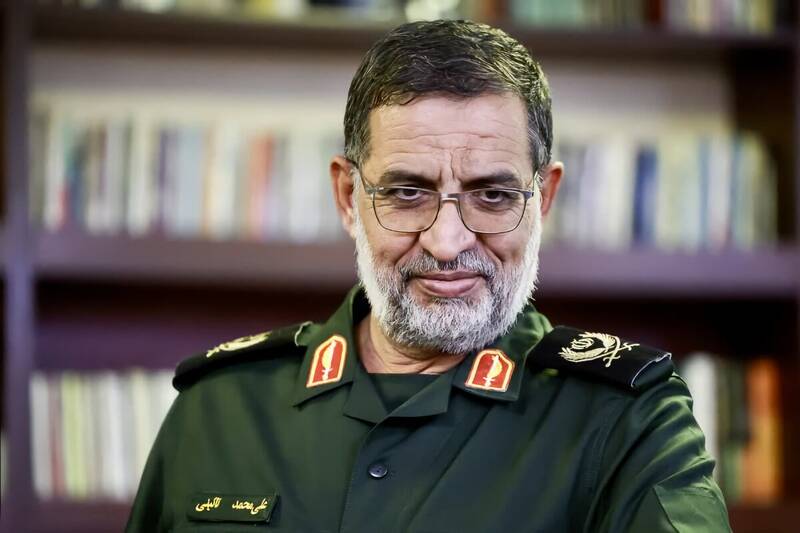 سردار نائینی: رسانه، روایت گر جنگ، در مرکز یک میدان نبرد است