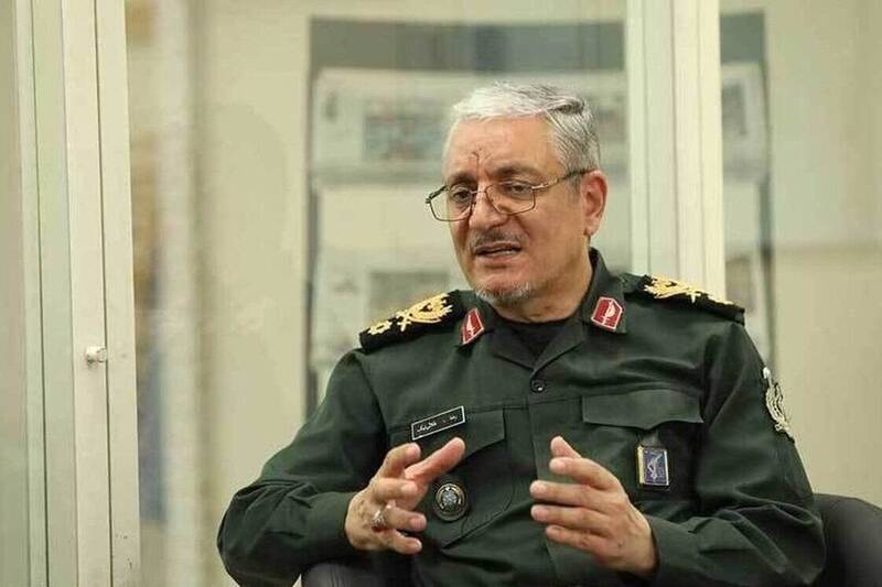 اگر دشمن حماقت کند شگفتانه‌هایی برای آن‌ها داریم/ شگفتانه‌ها در میدان دیده خواهد شد/ کپی برداری دشمن از برخی محصولات دفاعی ایران