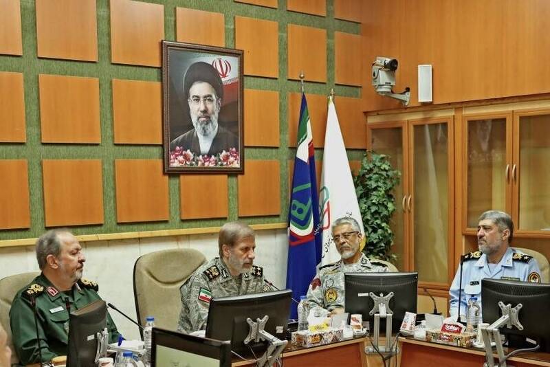 بررسی تحولات جنگ در دیدار فرمانده کل ارتش و سرپرست وزارت دفاع