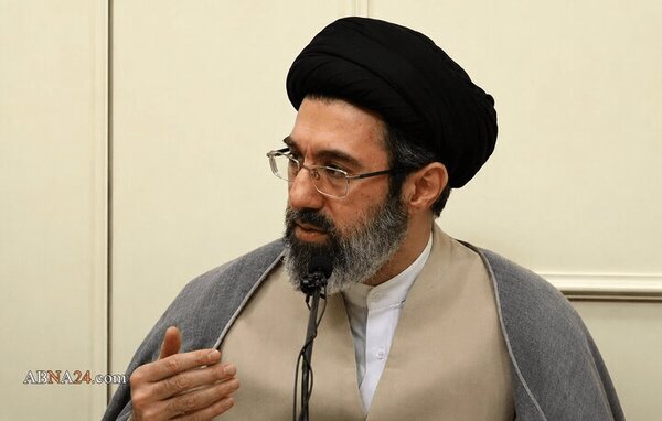 روش تشخیص حضور آیتالله مجتبی خامنهای از روی کفشهایش | ببینید روش تشخیص حضور آیتالله مجتبی خامنهای از روی کفشهایش | ببینید
